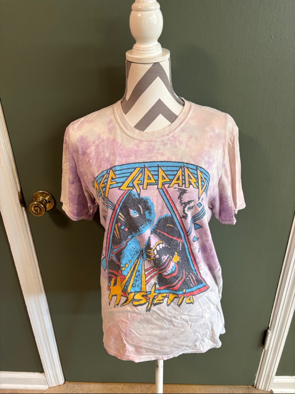 Def Leppard Hysteria Tie-Dye Graphic Tee - Lavender Pink